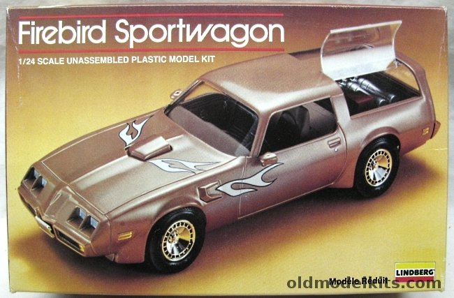 Lindberg 1/25 Pontiac Firebird SportsWagon, 6507 plastic model kit